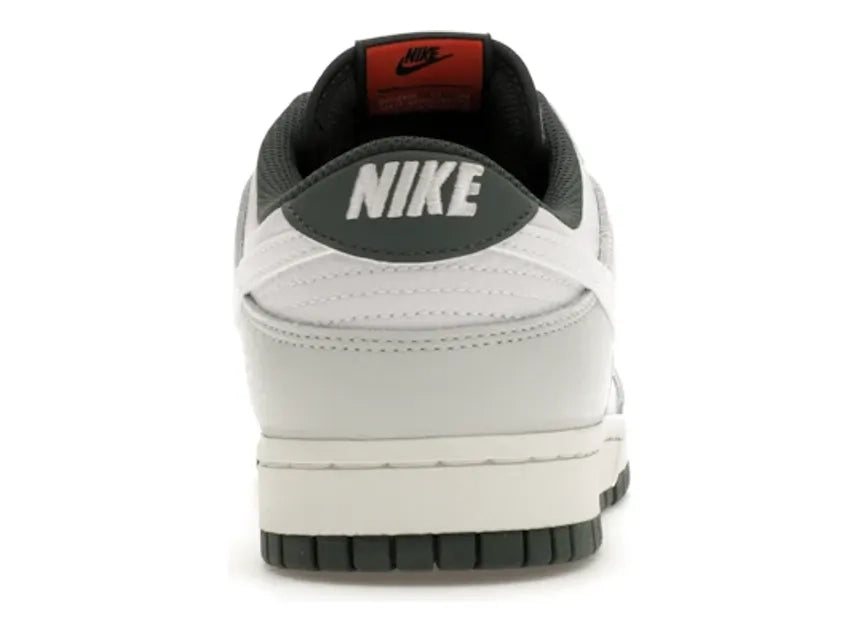 Nike Dunk Low Retro SE Photon Dust Vintage Green