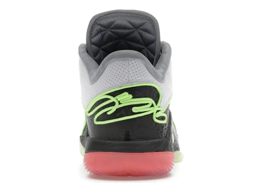 Nike LeBron 22 Moonlight (semelle extérieure translucide)