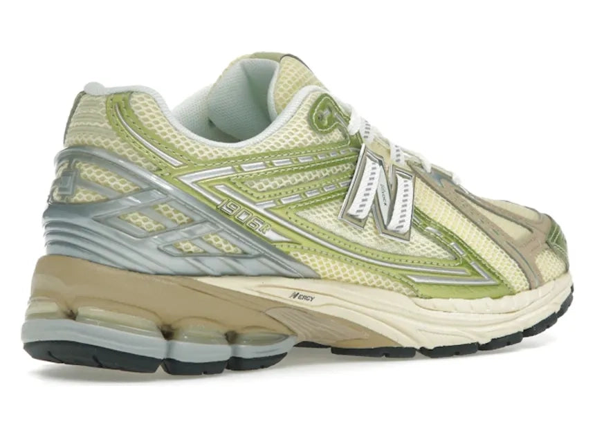 New Balance 1906R Yellow Parchment